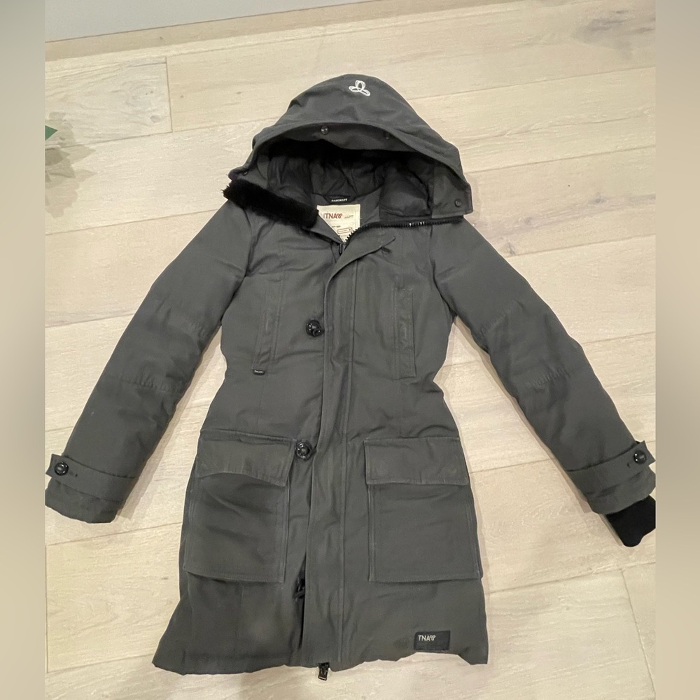 Aritzia Bancroft Down Jacket in dark grey